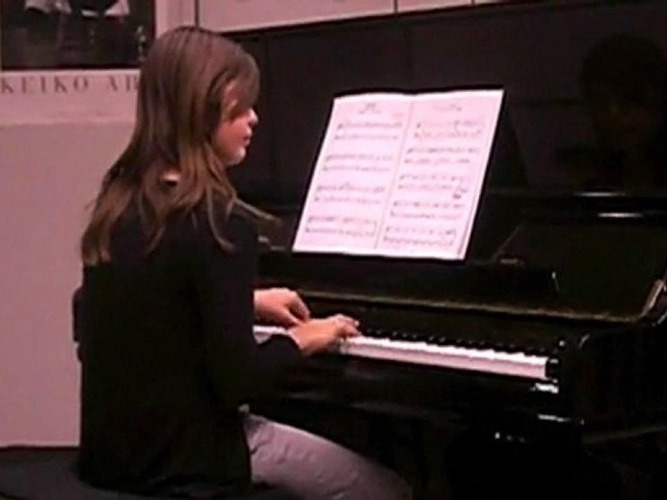 Lola au Piano
