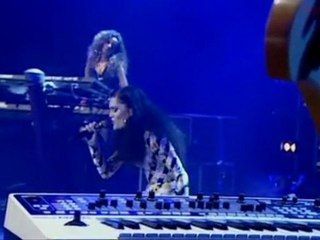 Jessie J LIVE 01.12.2011 2of5