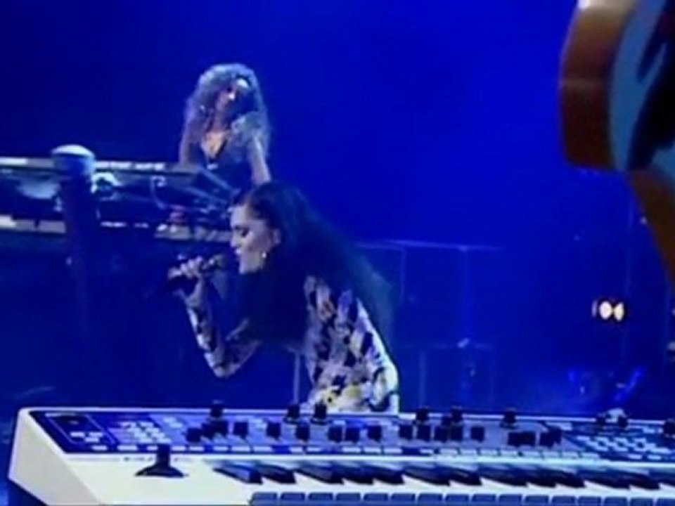 Jessie J LIVE 01.12.2011 2of5