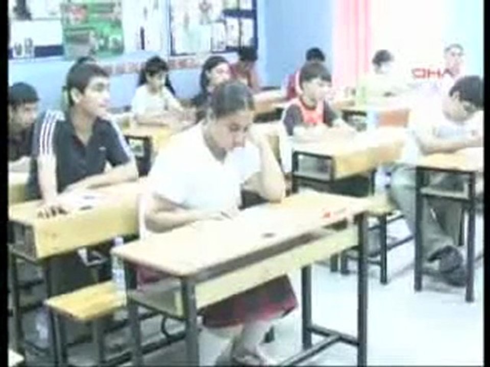 Ezandan ve Kuran'dan rahatsız olan kokoşlar