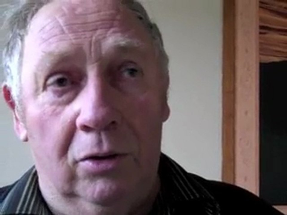 Petit-Fayt pose du nouveau coq sur le clocher