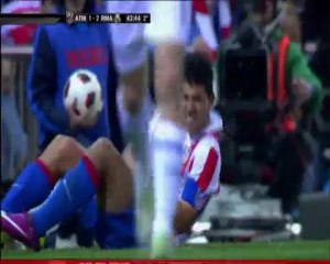 Xabi Alonso Forza la Quinta Amarilla en 2011 ⚽