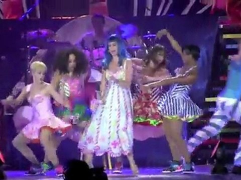 Katy Perry Laughs Off Divorce Speculation