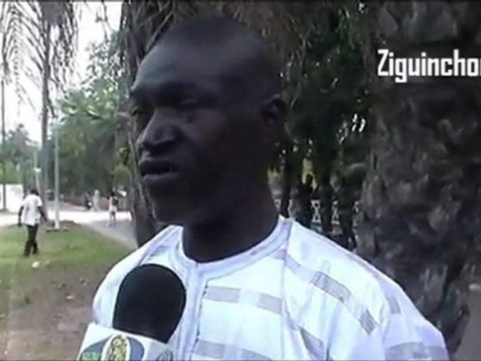 TEST-Stigmatisation du président national des PV SIDA à Ziguinchor (01-12-11)