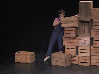 Pataquès : Une performance visuelle captivante avec le comédien sourd Vasiliy Bubnov 🎭