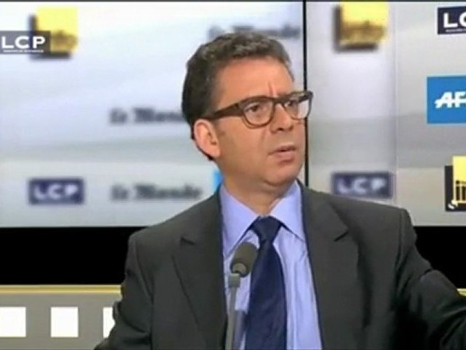 Selon Arnaud Montebourg, Angela Merkel fait une "politique à la Bismarck"