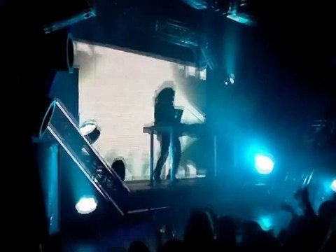 Skrillex - Break'n a Sweat / Love in Motion @ La Machine du Moulin Rouge - Live Paris 2011