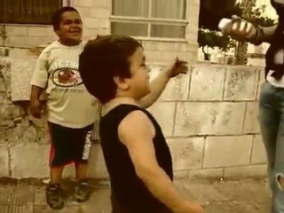 ولد يغازل بنت مضحك - YouTube