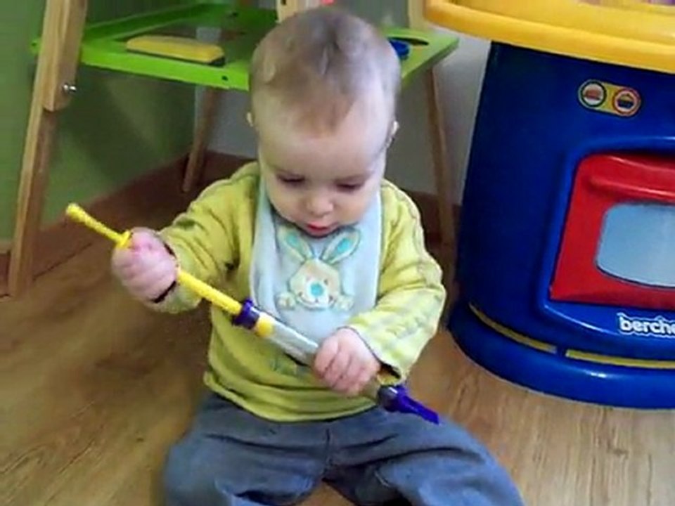 Alex fait de la musique