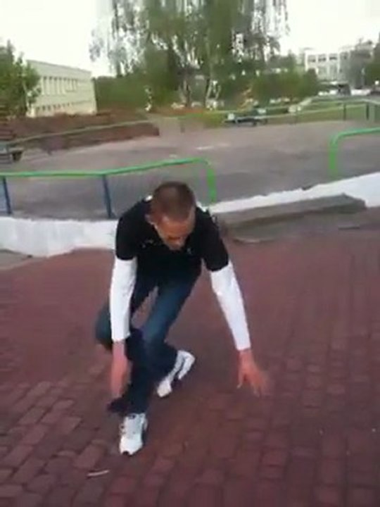 Mój przyjaciel od 10 lat za nim breakdance