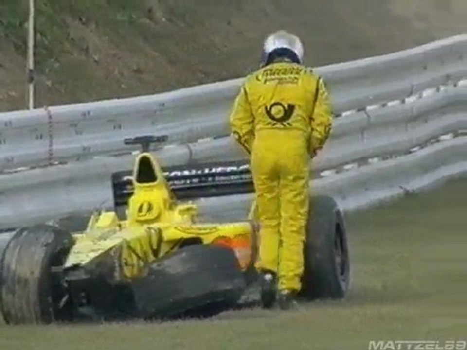 Japan 2001 Kimi Räikkönen and Jean Alesi Crash