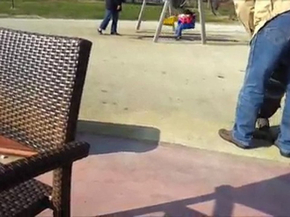 03 Aralık 2011-11.5 aylık, dedeyle parkta