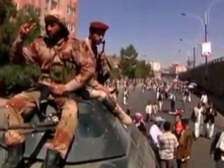 Crowding the streets of Sanaa