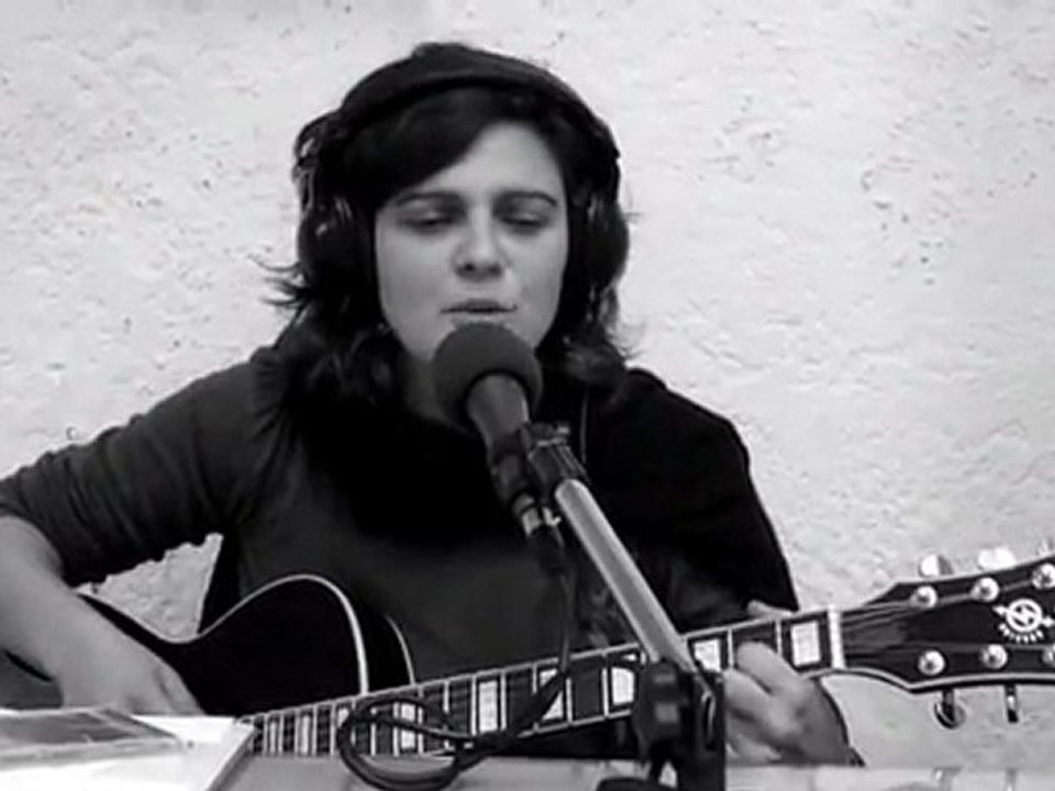 Julie Et Le Vélo Qui Pleure - La Danse Des Astres