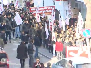 Yüzlerce Genç Suriye İçin Şeytanın Üzerine Yürüdü