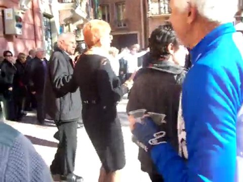 Rivesaltes le 27Novembre 2011( fête de la SaintAndré) sardanes