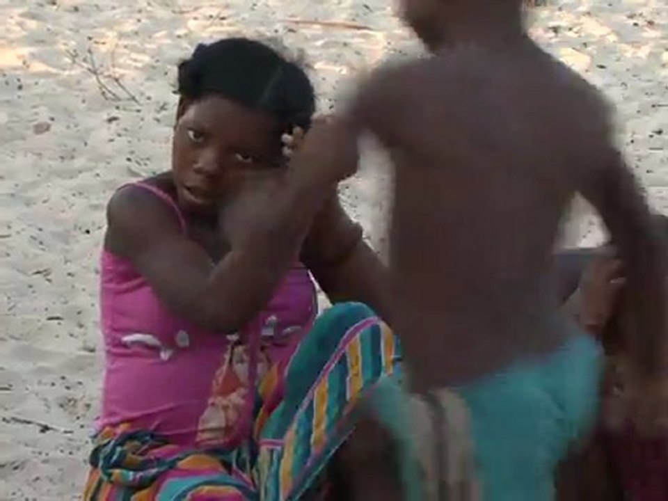 Madagascar: ONG et pêcheurs préservent la mangrove