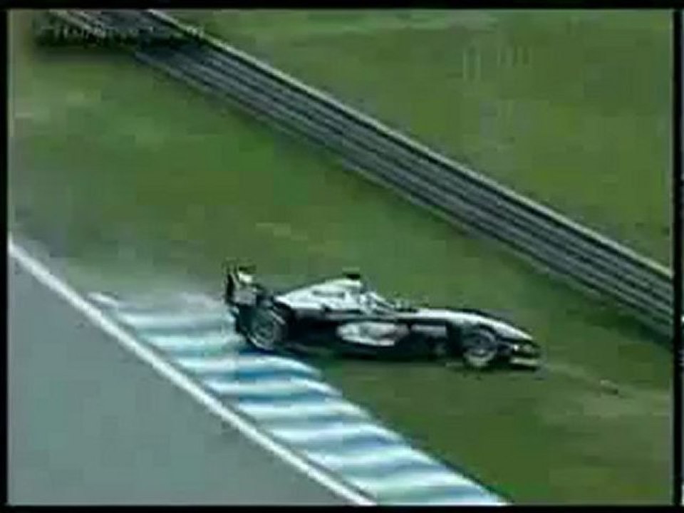 Brazil 2002 Kimi Räikkönen huge slide during Qualifying