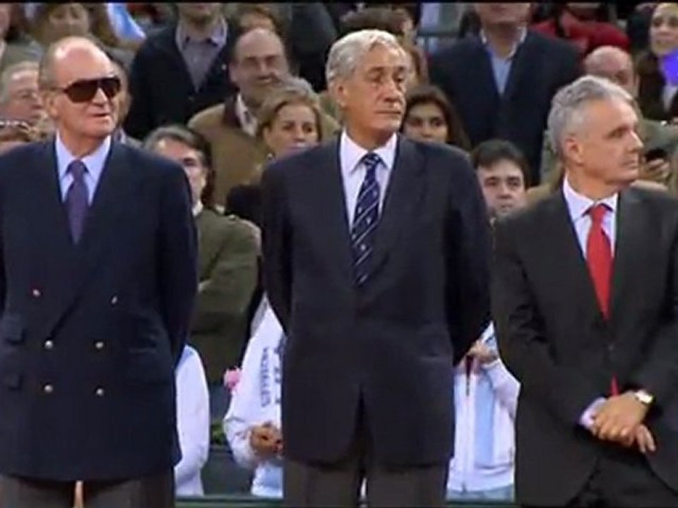 RAFA NADAL ESPAÑA CAMPEONA COPA DAVIS ENTREGA DE COPA 04-12-2011