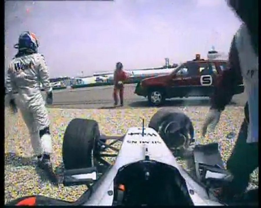 Hockenheim 2004 Kimi Räikkönen losing rear wing