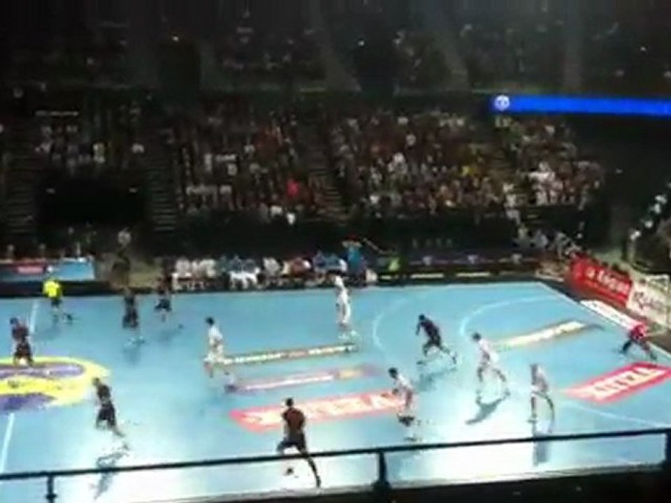 Passe de William Accambray - Montpellier vs Kiel Handball