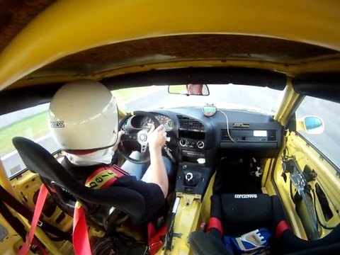 Bmw M3 jaune Magny-cours F1 4'20 lotuscup et gt3 4L, 5'01cliors 6'20ariel 10'00mitsu 13'48cliowilliams