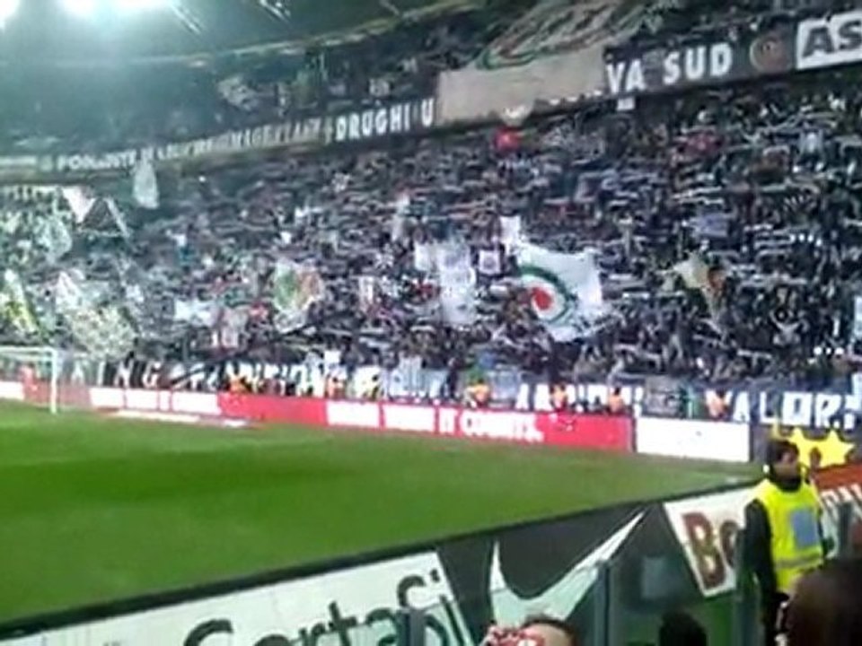 JUVENTUS - Cesena 2-0 - Inno Juventus song