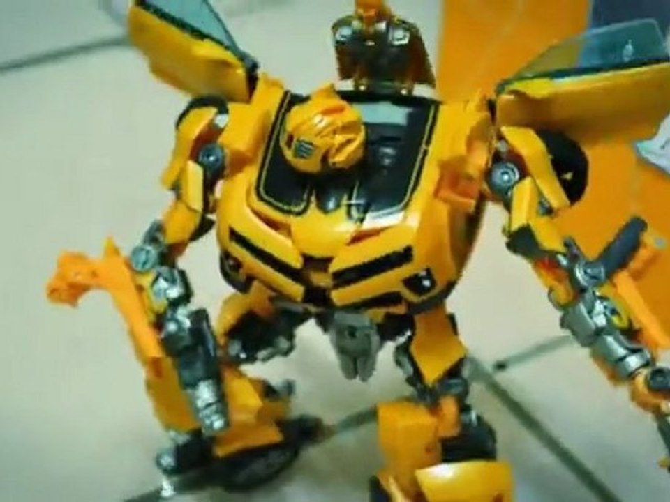 Transformers Bumblebee VS. Barricade en stopmotion Video Dailymotion