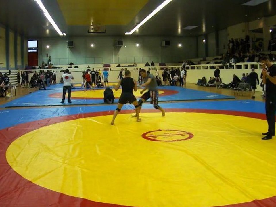 FLORIAN CONTRE EDDIE - 1ERE PARTIE