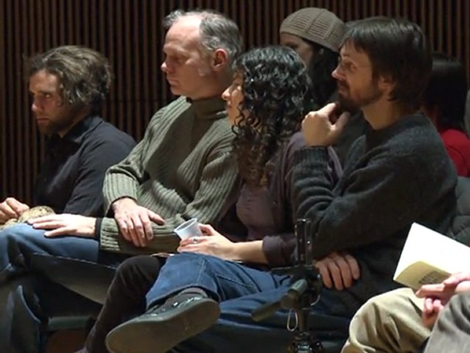 Kein kinderspiel: virtuosen auf spielzeug-instrumenten