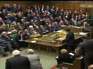 Cameron defiende su desplante a Europa sin el apoyo de Clegg