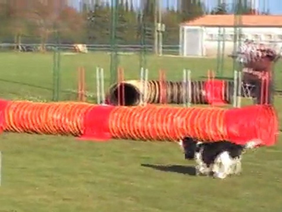 ETHAN JUMPING CARCASSONNE 04 12 2011