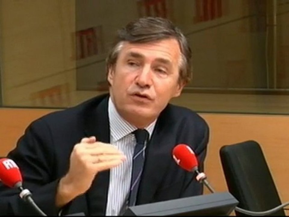 "Le face-à-face du mardi" Beytout/Joffrin : "Les dirigeants européens sont-ils impuissants face à la crise de la zone euro ?"