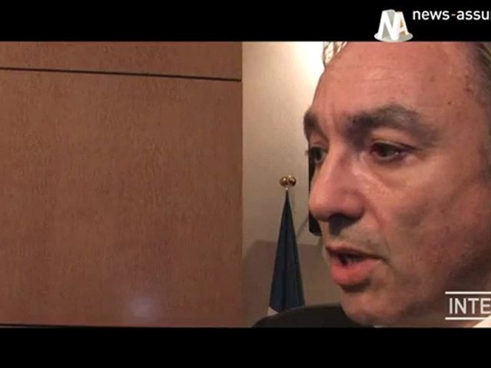 Bernard Spitz analyse le déclin de l'assurance-vie en octobre 2011