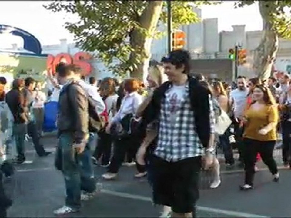 Türk Telekom hayatın tam ortasında...