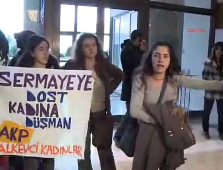 Bakan Fatma Şahin'e Toplantıda Protesto!