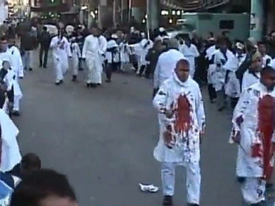 Shi'ites commemorate Ashura