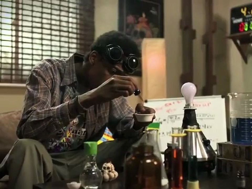 Snoop Dogg & Wiz Khalifa - Young, Wild and Free ( OFFICIEL )