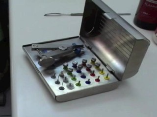 Dépose de tenons avec la trousse de GONON