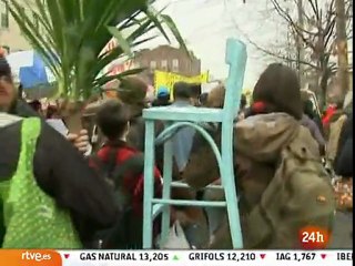 (video) Los indignados de EE.UU. acampan frente al Congreso y comienzan a ocupar viviendas - RTVE.es}