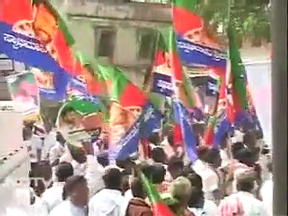 Sriramulu sworn in as Independent MLA