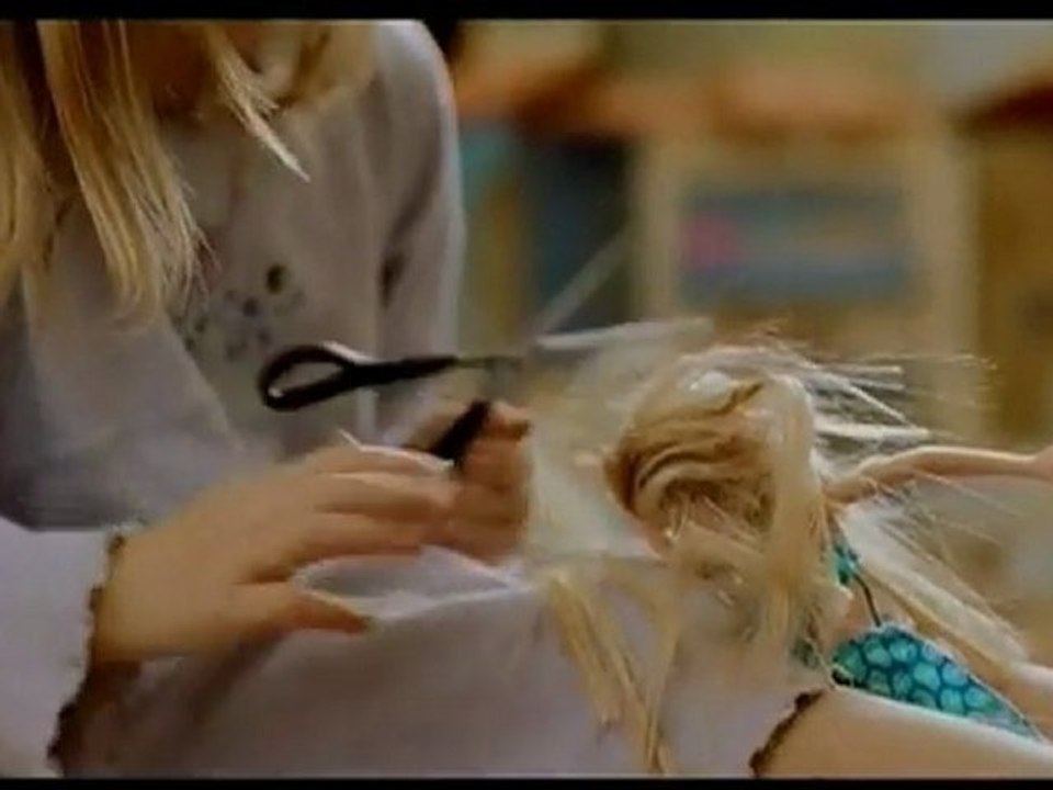 Hairdressing fail by 6 year old girl