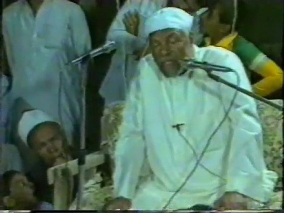 فديو نادر للشيخ الشعراوى فى  القرية