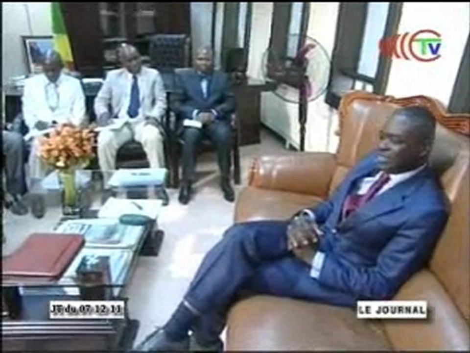 L’ambassadeur des USA reçu par le ministre de l’éducation civique et de la jeunesse