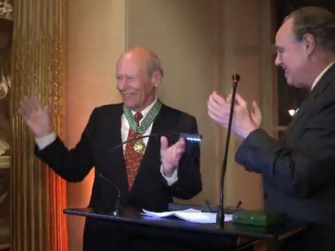 Le fils du créateur de Babar l'éléphant honoré à Paris