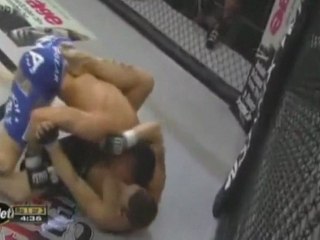 Nick Newell combat en MMA avec une seule main