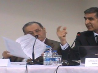 Descargar video: 8- (02.12.2011) - Demokratik Değişim Gurubunun Düzenlemiş Olduğu; 660 Sayılı Kanun Hükmünde Kararname ve Bağımsız Denetim Konulu Panel