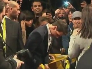 Baldwin booted off flight, Guns N' Roses enter Hall of Fame