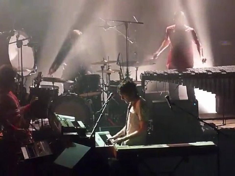 General Elektriks - I'm Ready Live @La Cigale