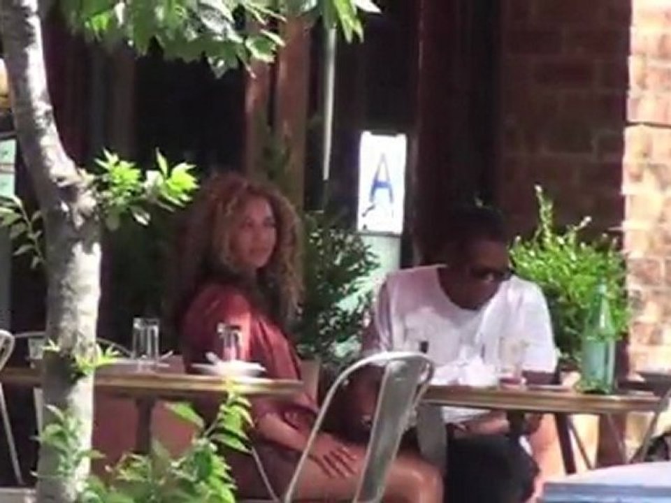 Beyonce Shows Her Growing Baby Bump